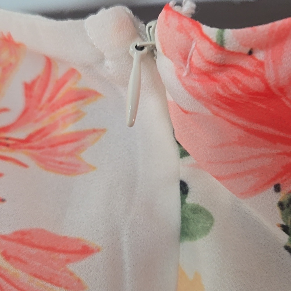 Yumi Kim Champagne & Strawberry Floral Blouson Sleeve Maxi Dress Size Medium - Picture 6 of 15